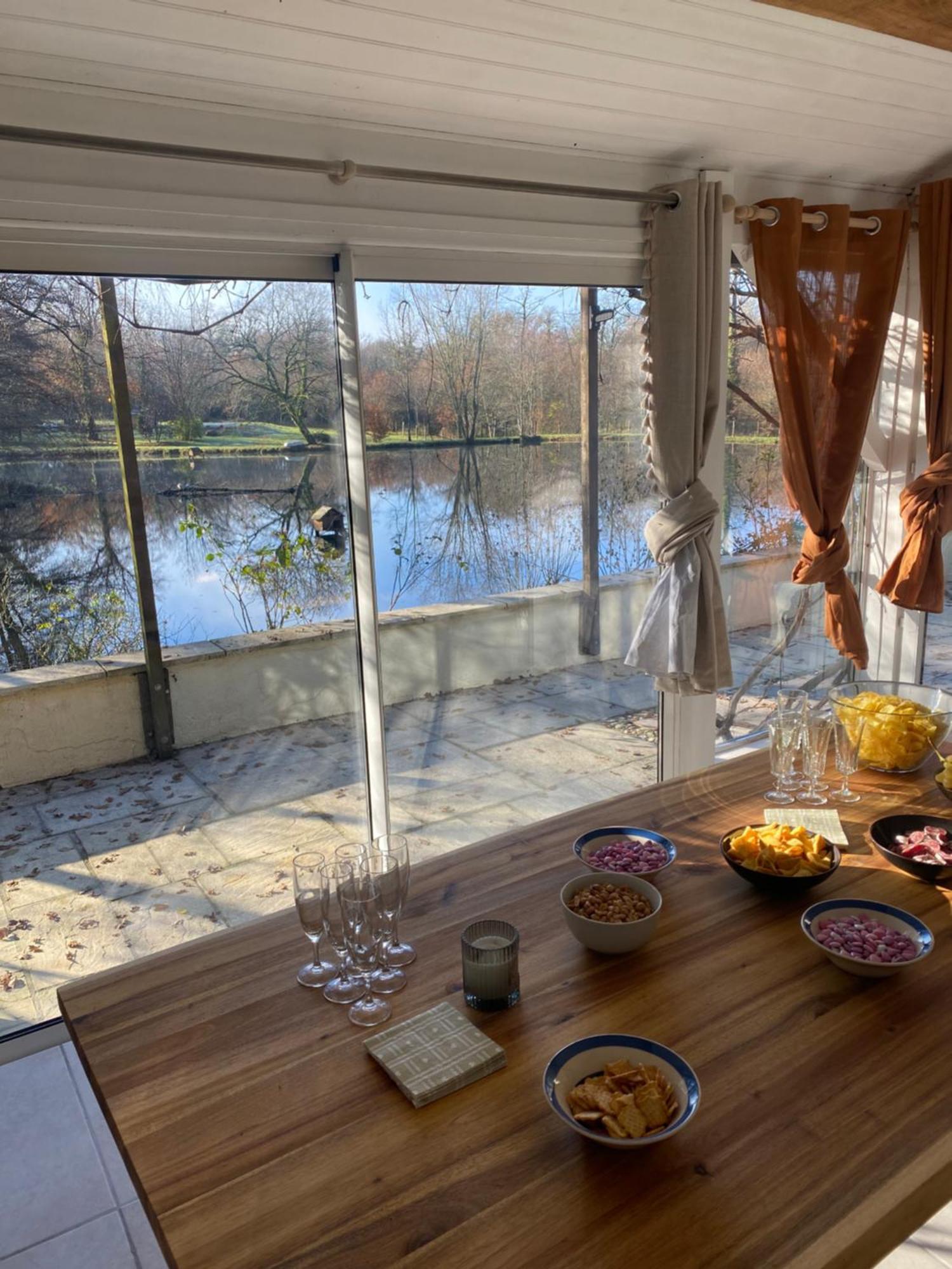 La Petite Maison Au Bord De L'Etang Chirac  المظهر الخارجي الصورة
